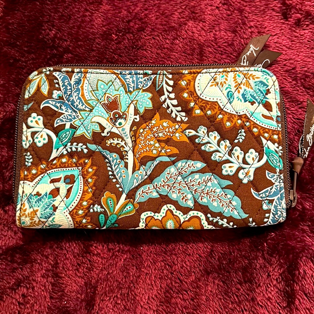 Vera Bradley Wristlet-NWOT